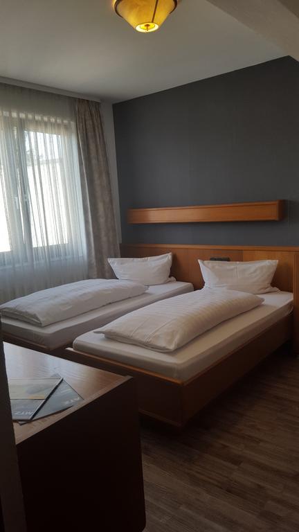 Hotel Alt Steinbach Steinbach im Taunus Extérieur photo